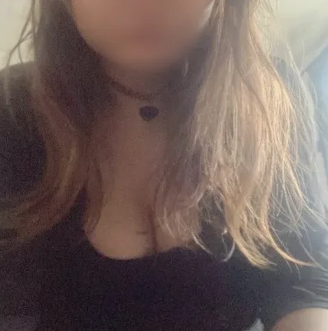 Esra, 28