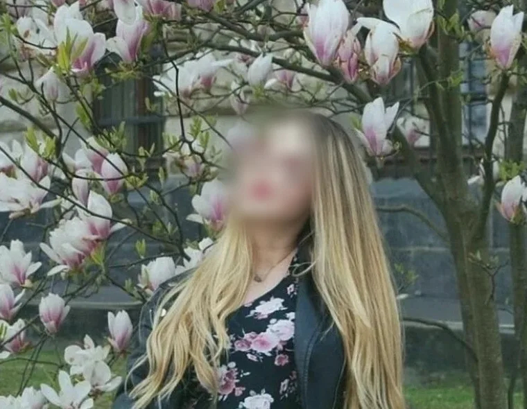Marina, 25