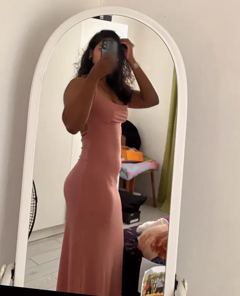 Saskia, 28