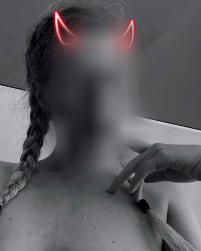 Zeynep, 32